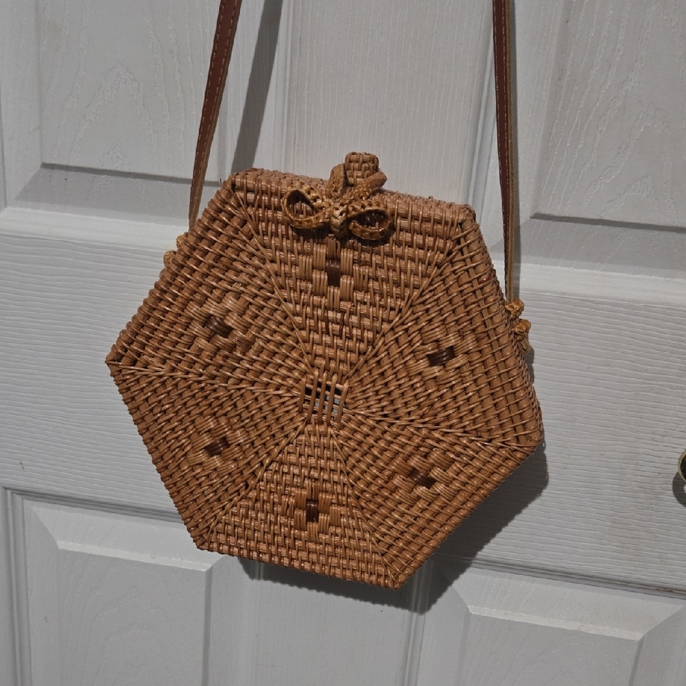 Source Unknown Hexagonal Woven Brown Crossbody Bag - image 1